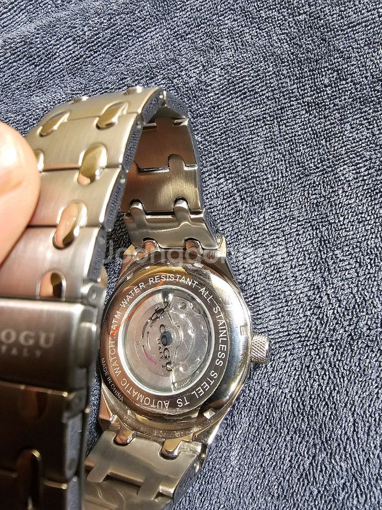 gocu 크레이지아워 점핑아워 시계--2