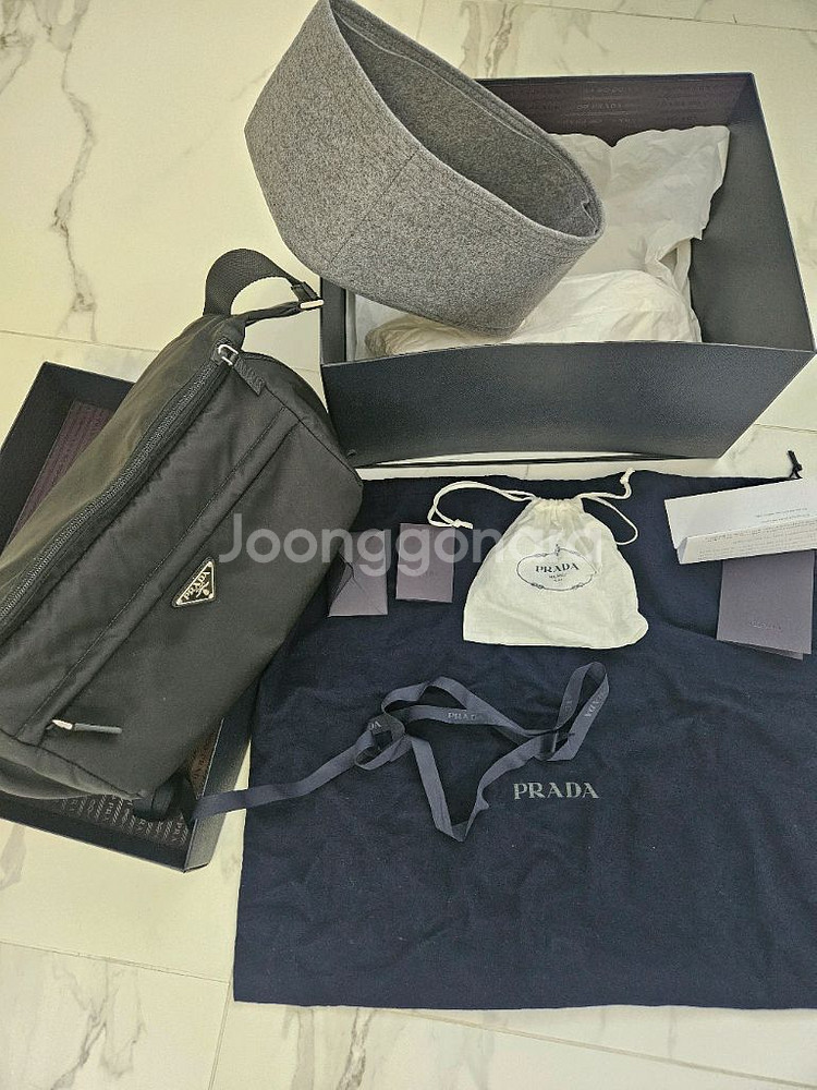 프라다 바이커백L 2VH991--0