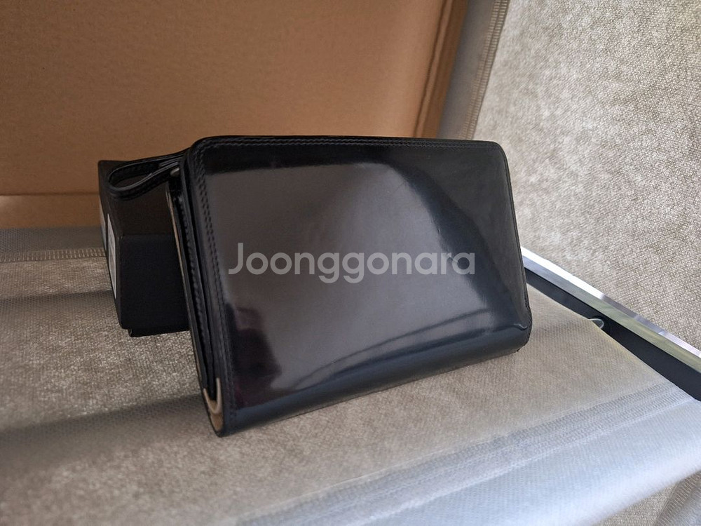 요시다 포터 에나멜 가죽 지갑 판매합니다--1