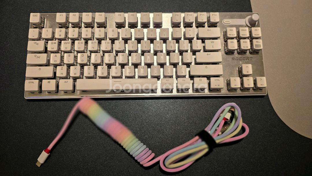 로캣 벌칸 텐키리스 프로 화이트 색상 판매합니다.--0