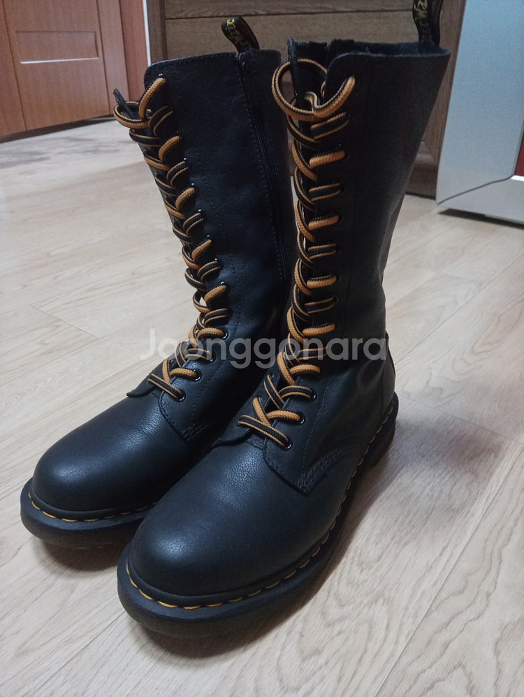 닥터마틴 남자 부츠 사이즈 270--0