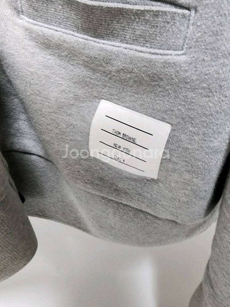 (4사이즈) 톰브라운 사선완장 브이넥 코튼 가디건--2