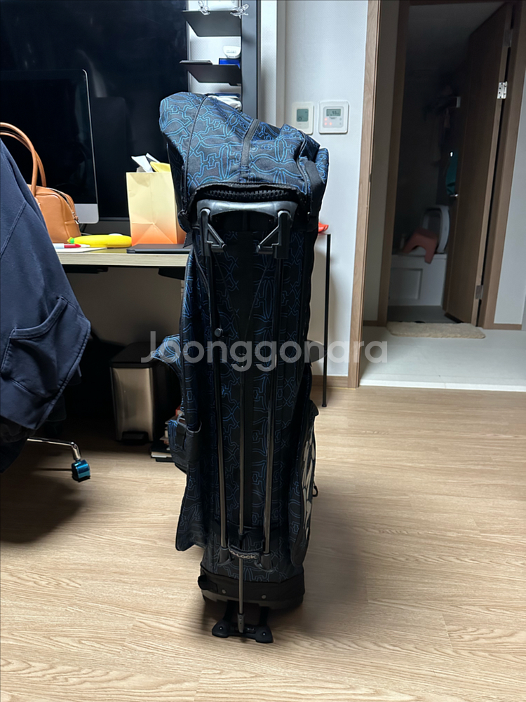 스카티카메론 스탠드백 2021 도그 월페이퍼--3
