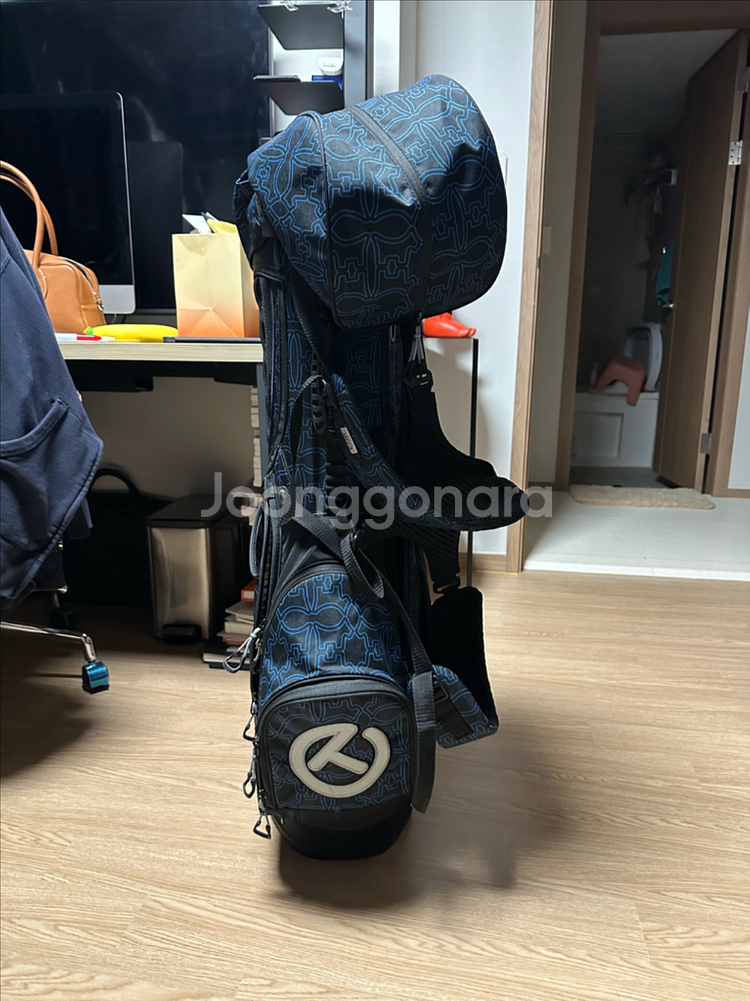 스카티카메론 스탠드백 2021 도그 월페이퍼--2
