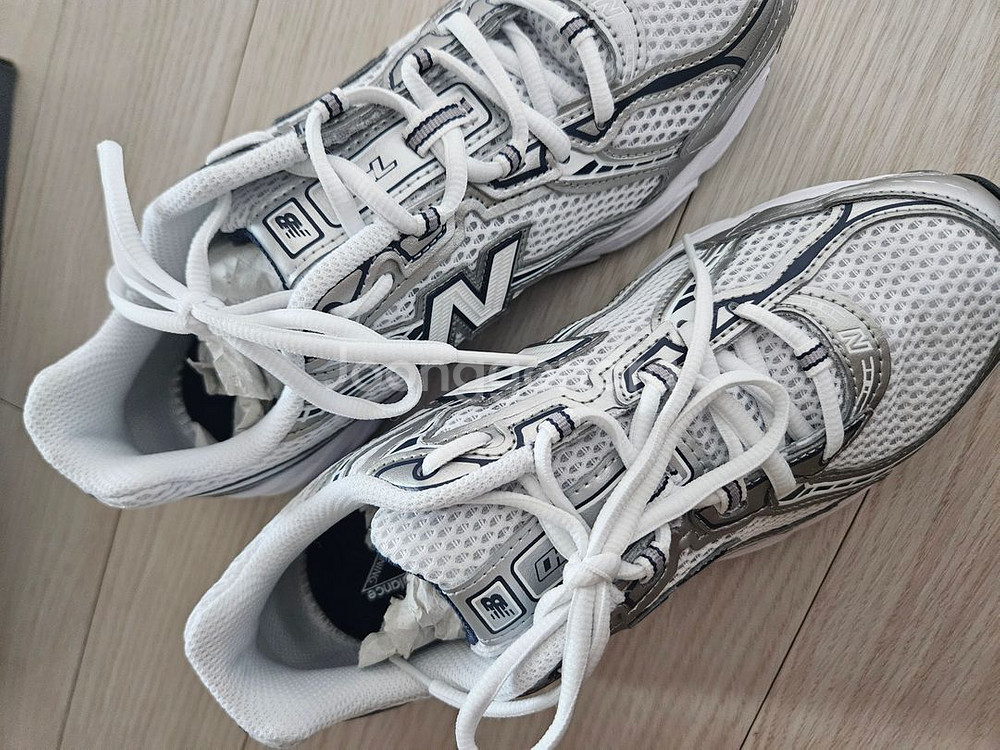 뉴발란스 740 화이트/네이비 240 새상품--1