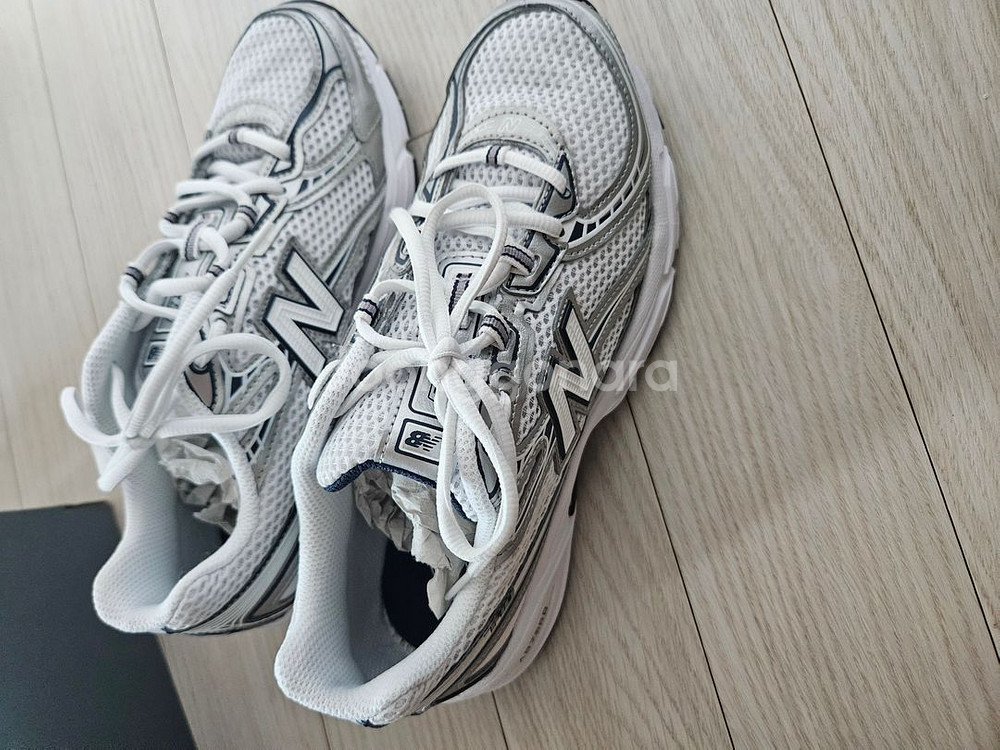 뉴발란스 740 화이트/네이비 240 새상품--2