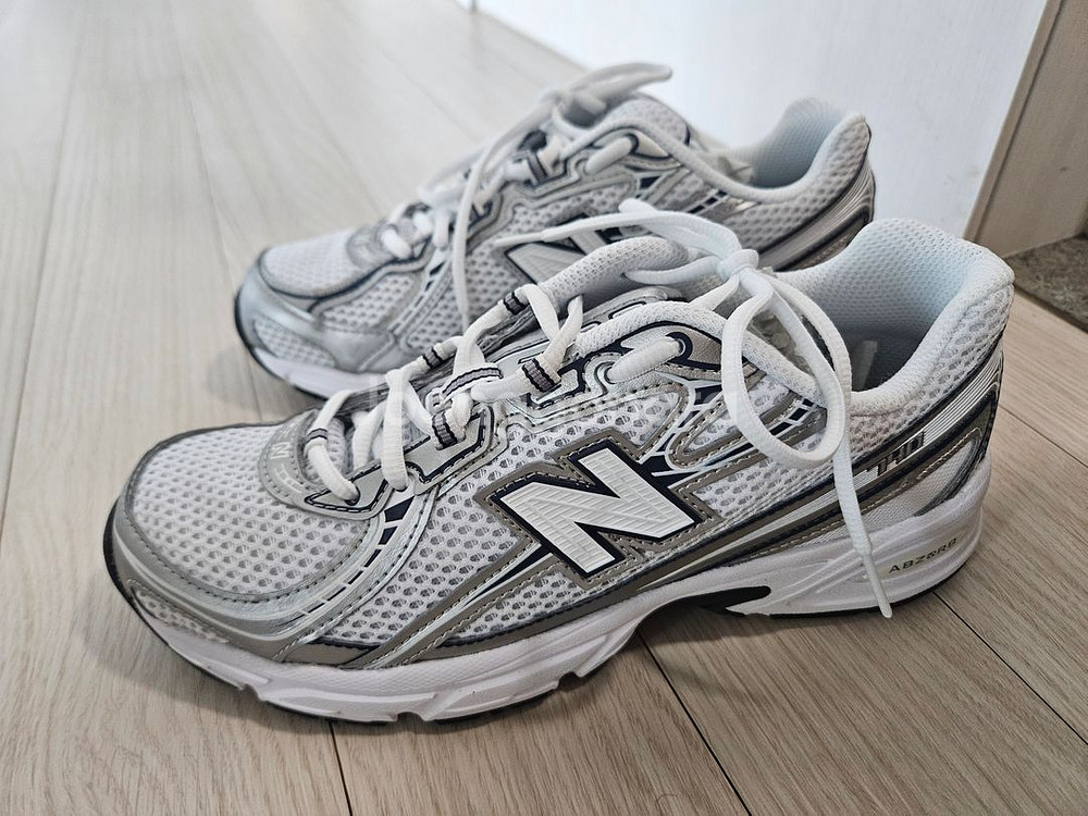 뉴발란스 740 화이트/네이비 240 새상품--3