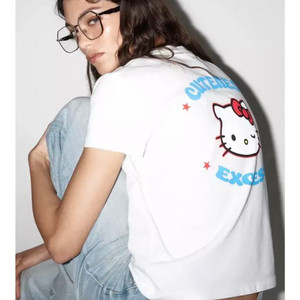 자라 헬로키티 워싱 이펙트 반팔티셔츠 S사이즈 팝니다