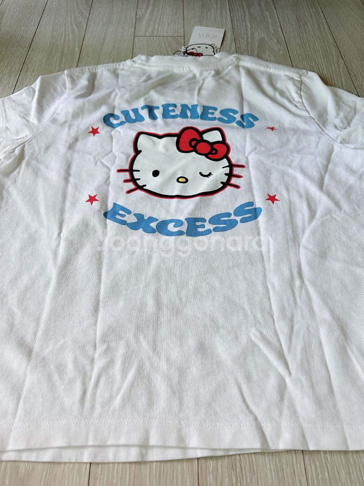 자라 헬로키티 워싱 이펙트 반팔티셔츠 S사이즈 팝니다--3