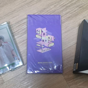 BTS 앨범, LP, 컨버스액자, 아미봉키링 등 판매