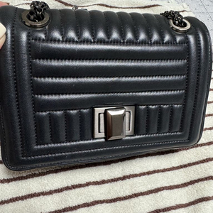 쿠론 리니어 블랙 체인백