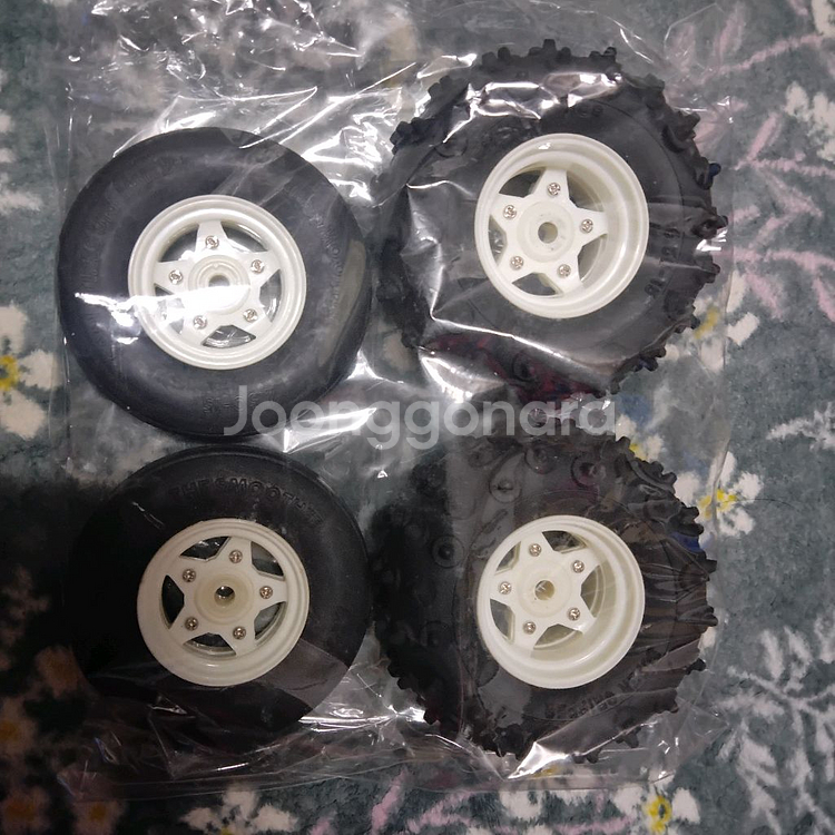 (RC)타미야1/10호넷타이어.부러쉬모터3종 일괄판매--2