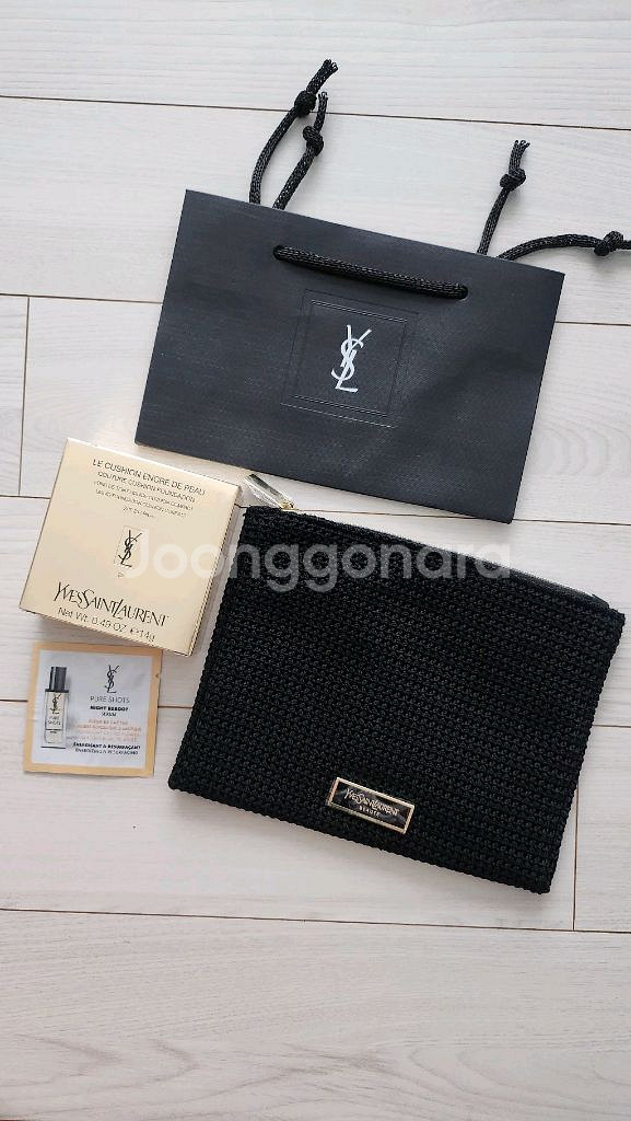 입생로랑 엉크르드뽀 쿠션 새것 정품 택포--0