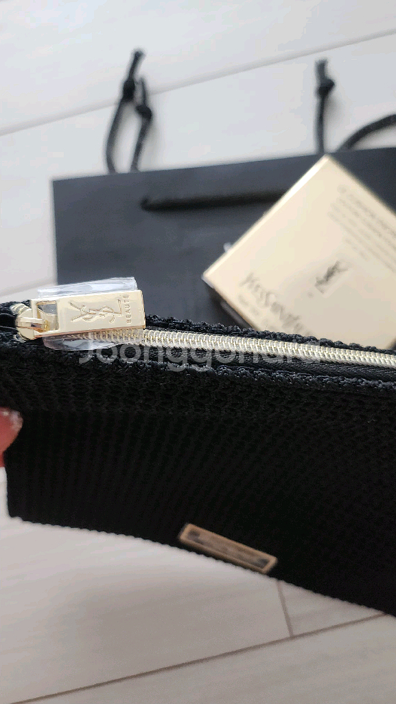 입생로랑 엉크르드뽀 쿠션 새것 정품 택포--7