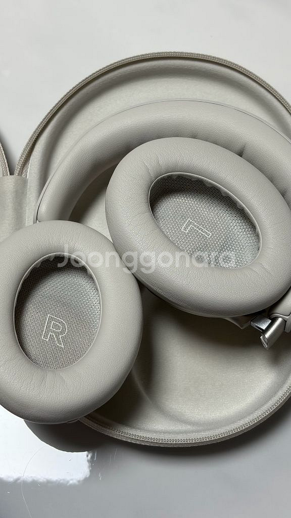 보스 QC 울트라 헤드폰 화이트 스모크--2