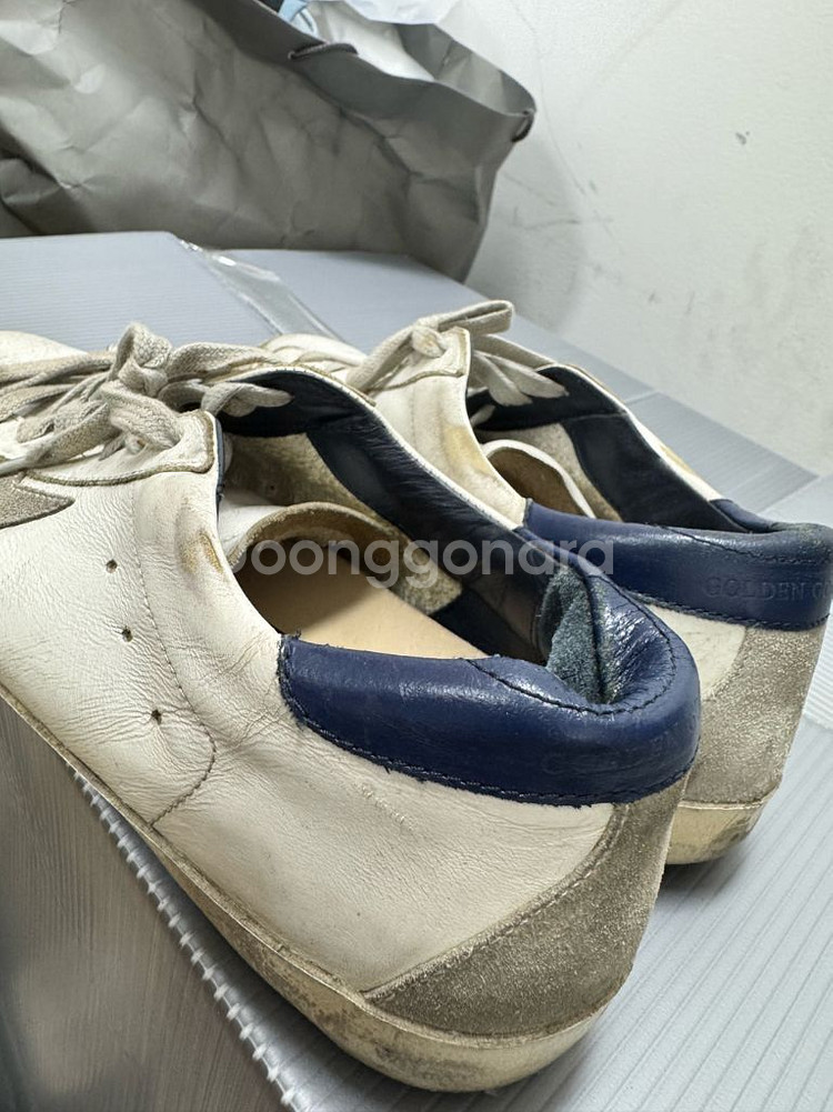 골든구스 슈퍼스타 40사이즈 10만원판매합니다(택포)--1