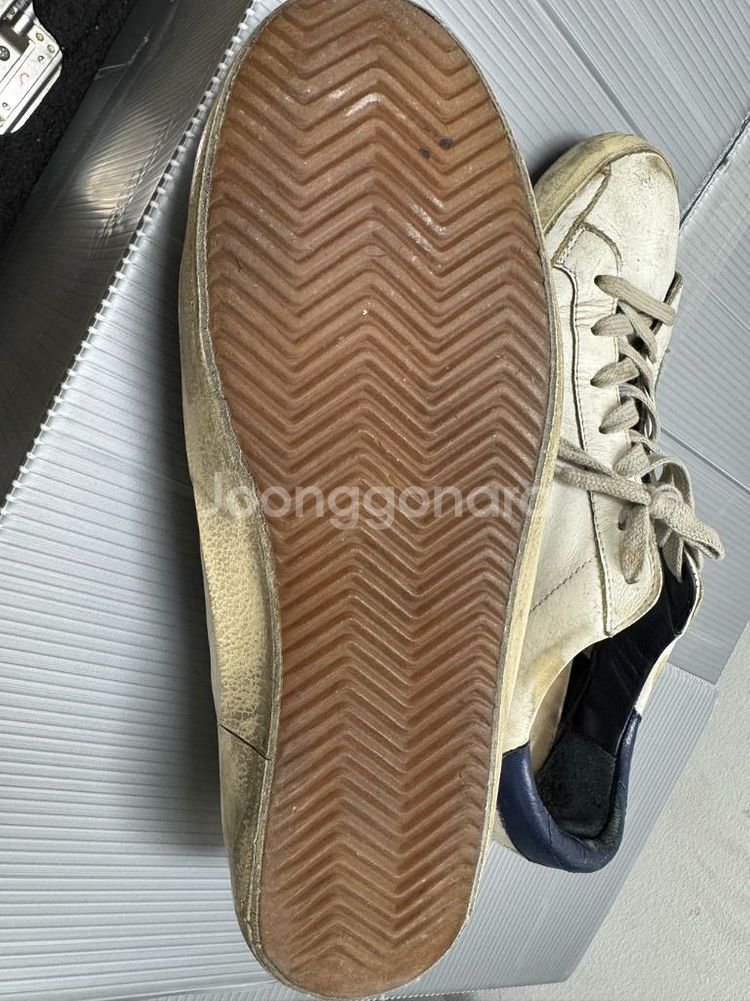 골든구스 슈퍼스타 40사이즈 10만원판매합니다(택포)--2