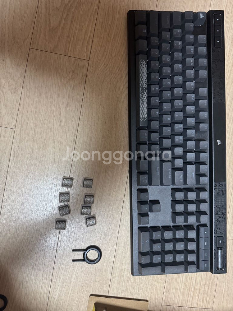 커세어 K70 MAX 키보드 팝니다(키캡포함)--2