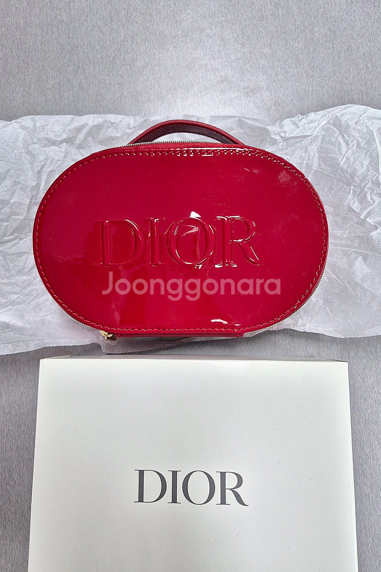 디올 뷰티 레드 에나멜 핸들 파우치--0