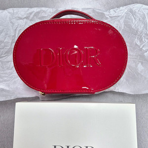 디올 뷰티 레드 에나멜 핸들 파우치