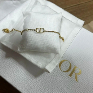 디올 쁘띠 CD 팔찌 브레이슬릿