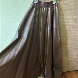 르꼬르망 레더스커트