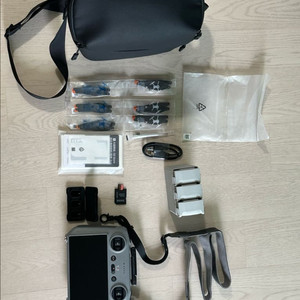 DJI 4 프로 일반 배터리 및 RC2 일괄 정리합니다