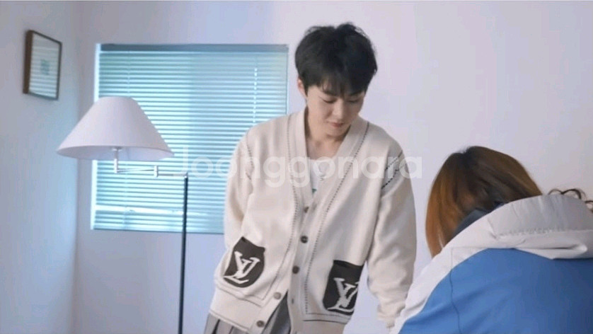 루이비통 타일러 콜라보 가디건--8