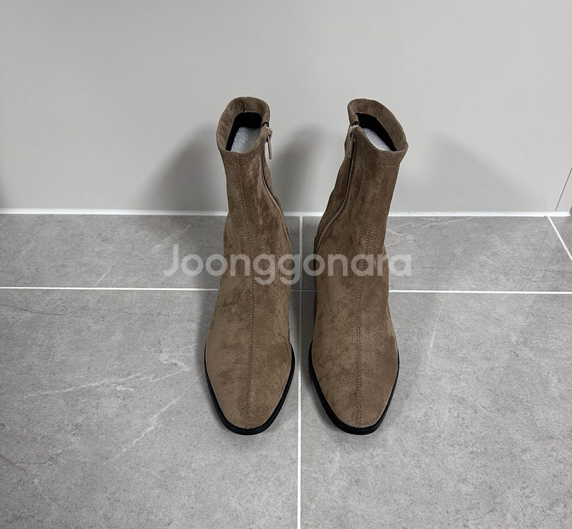 [새상품 (245mm)] 스웨이드 앵글 부츠--0