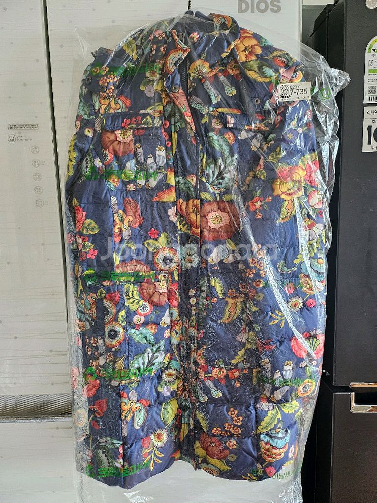 오일릴리 패딩 (라인잡힌 디자인) 8만원--0