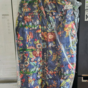 오일릴리 패딩 (라인잡힌 디자인) 8만원