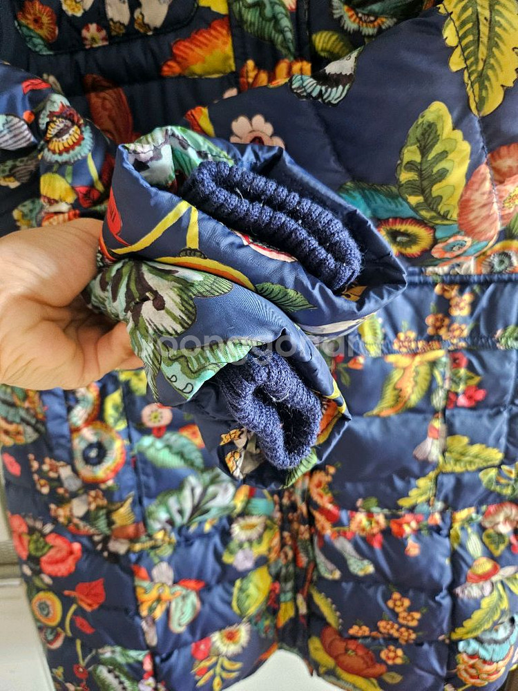 오일릴리 패딩 (라인잡힌 디자인) 8만원--2