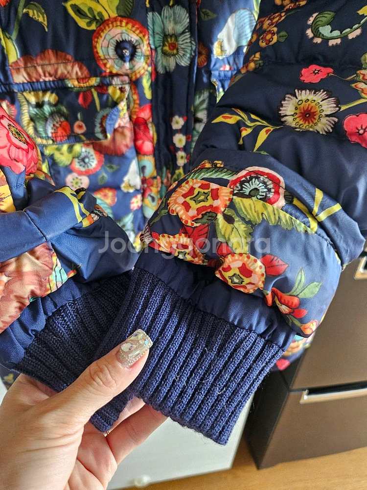 오일릴리 패딩 (라인잡힌 디자인) 8만원--1