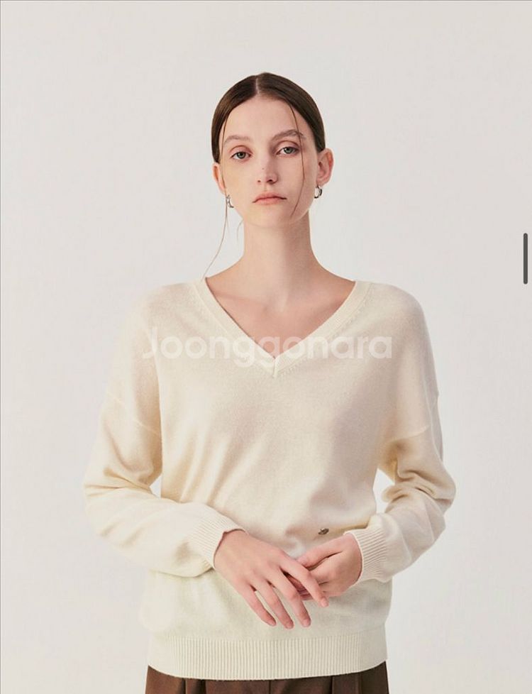 새상품) 아티드 캐시미어 v넥니트--3