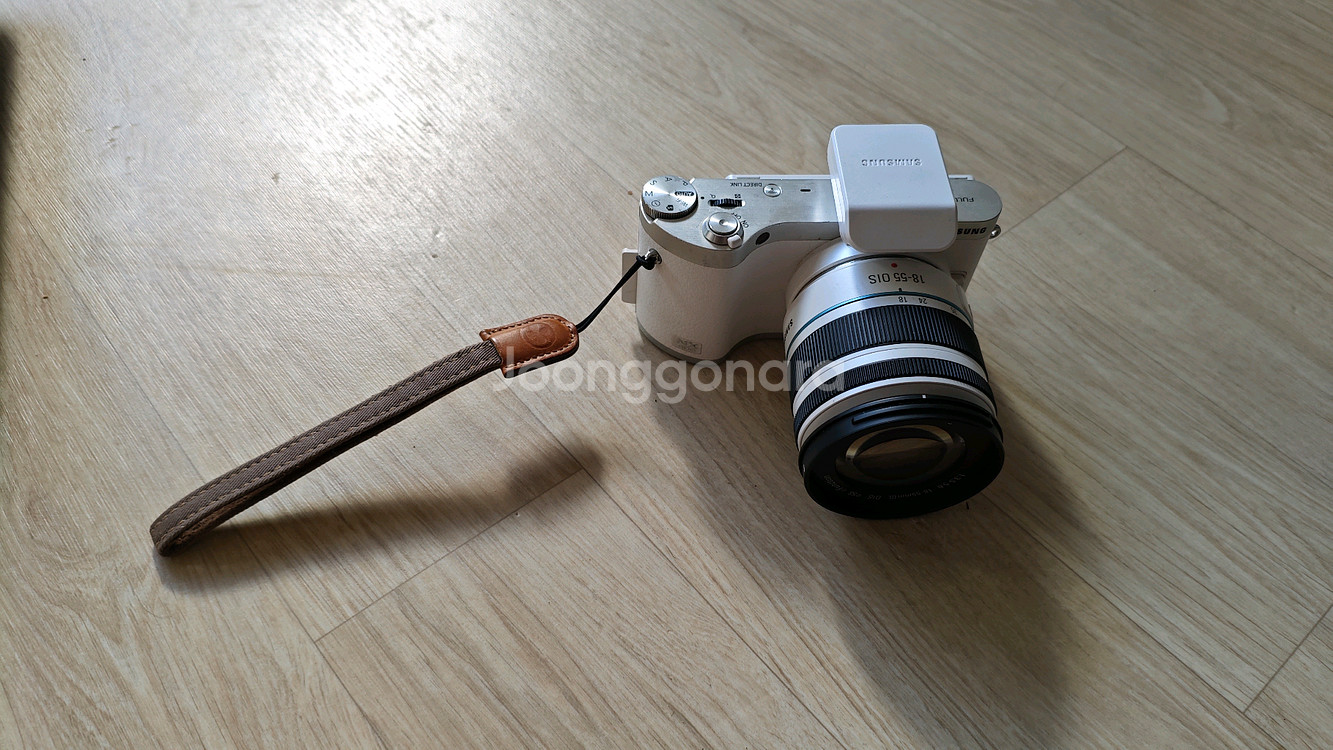 삼성 nx300 미러리스 카메라 + 18-15 정품렌즈--0