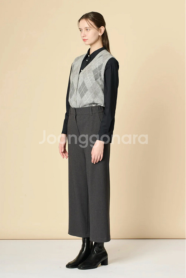 BCBG 블랙 뒷밴딩 소푸 팬츠--1