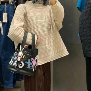 플리츠플리즈 크레페 니트 아이보리