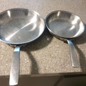 후라이팬 대중 인덕션입니다