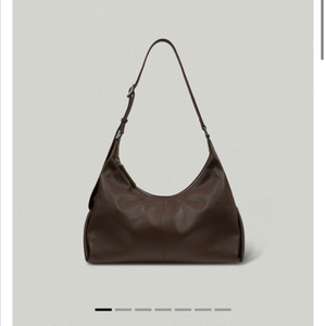 새상품)폴뉴아 보이백 (소가죽)