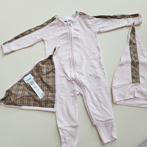 버버리 바디수트 모자 턱받이 세트 6m