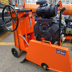 새상품 도로캇타기 판매 임대