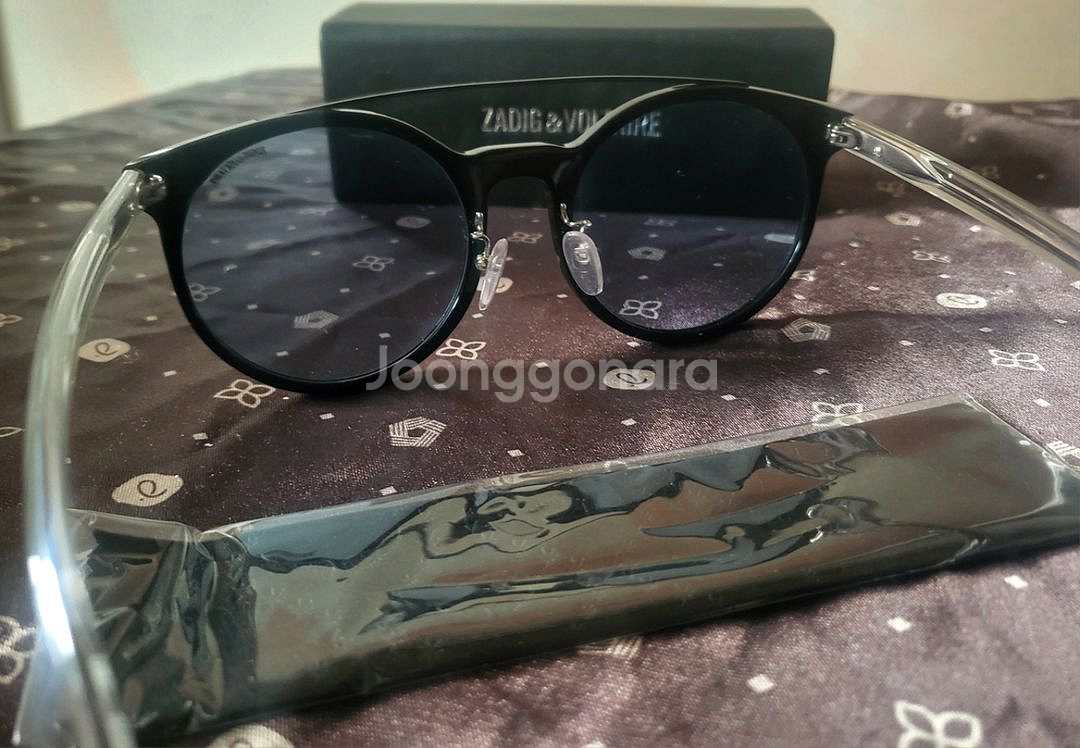 [미사용 새상품] 쟈딕앤볼테르 틴트 선글라스--7
