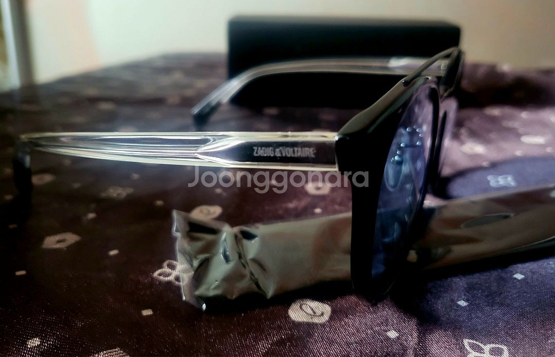 [미사용 새상품] 쟈딕앤볼테르 틴트 선글라스--9