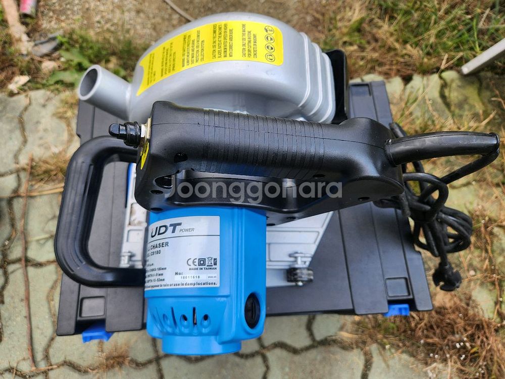 UDT 콘크리트 홈파기 CS-180 팝니다--1