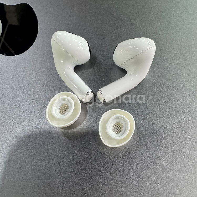 [에어팟프로2] 라이트닝 무선충전--2