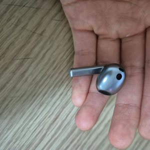 버즈3 왼쪽 유닛