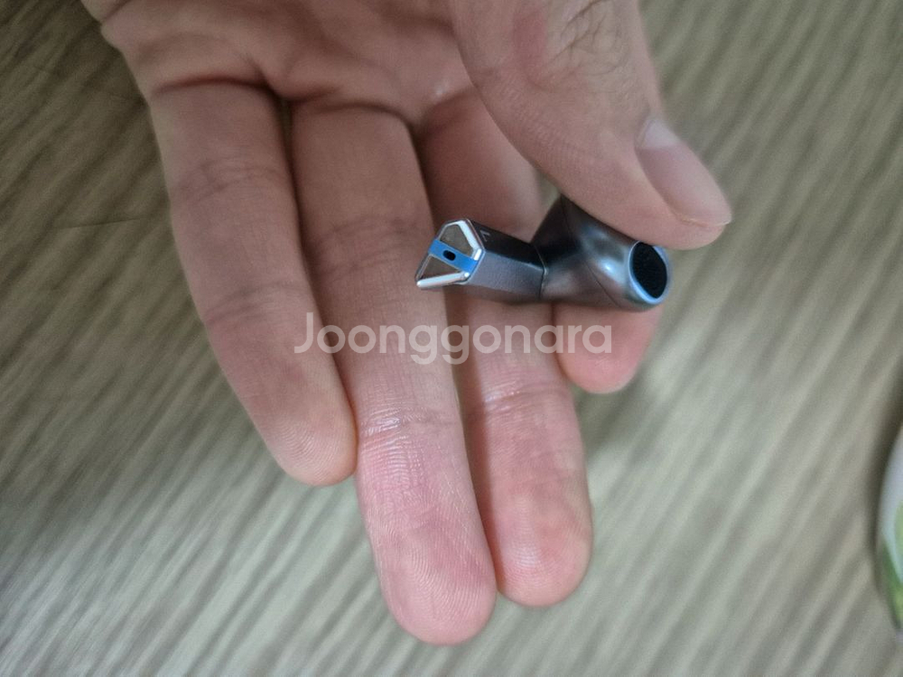 버즈3 왼쪽 유닛--2