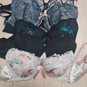 중고 속옷 브래지어 (사용감 많음 유의)