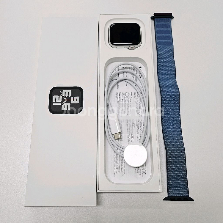 애플워치 SE2 44mm GPS+셀룰러 실버 팝니다--0