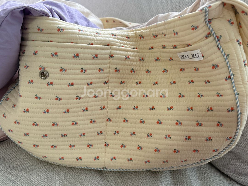 서루 이동가방 강아지 가방 쿠션포함 한번 사용--0